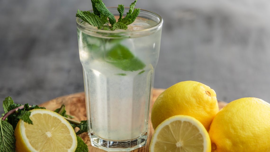 5 redenen om vanaf vandaag iedere dag minstens 1,5 liter water te drinken